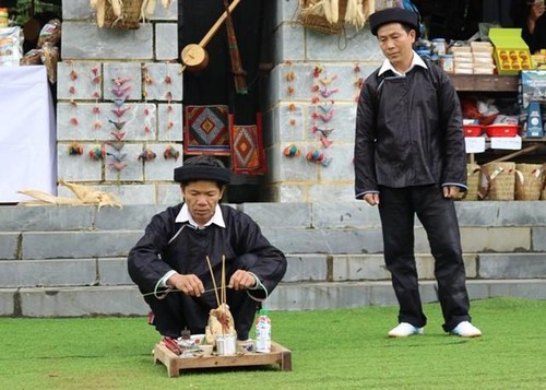 Điệu múa trống của đồng bào Giáy ở tỉnh Hà Giang - ảnh 1