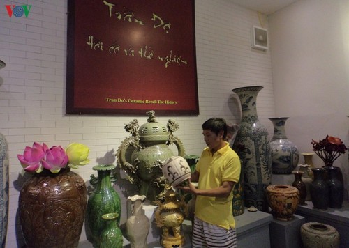Nghệ nhân nhân dân Trần Văn Độ: Người giữ hồn gốm cổ Bát Tràng - ảnh 1