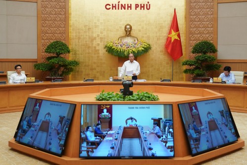 Thủ tướng Nguyễn Xuân Phúc: Triển khai các biện pháp quyết liệt để thúc đẩy tăng trưởng - ảnh 1