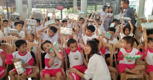 Hơn 82 nghìn ly sữa “Vươn cao Việt Nam” đến với trẻ em khó khăn tỉnh Thừa Thiên - Huế - ảnh 1
