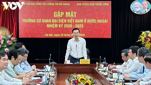 Ban tuyên giáo TW gặp mặt Trưởng Cơ quan đại diện Việt Nam ở nước ngoài nhiệm kỳ 2020-2023 - ảnh 1