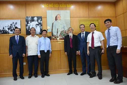 Khai trương phòng truyền thống Ủy ban Nhà nước về người Việt Nam ở nước ngoài - ảnh 4