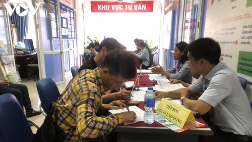 Hà Nội: Hơn 4.000 chỉ tiêu tuyển dụng trong tháng 8 - ảnh 1