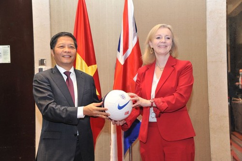Việt Nam và Vương quốc Anh ký kết Hiệp định UKVFTA - ảnh 1