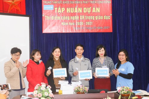 Thực tế ảo tăng cường- Xóa dần khoảng cách số trong giáo dục Việt Nam - ảnh 3