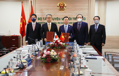 Việt Nam và Nhật Bản ký Bản ghi nhớ hợp tác về tăng trưởng carbon thấp - ảnh 1