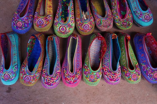 Điện Biên: Công bố di sản văn hóa phi vật thể quốc gia “Nghề làm giày thêu của người Xạ Phang” - ảnh 1