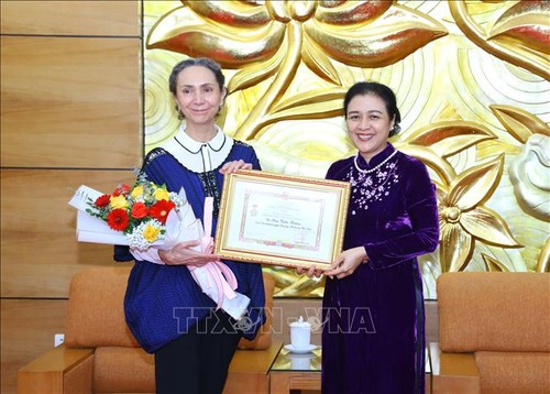 Trao Kỷ niệm chương “Vì hòa bình hữu nghị giữa các dân tộc” tặng Đại sứ Mexico tại Việt Nam - ảnh 1