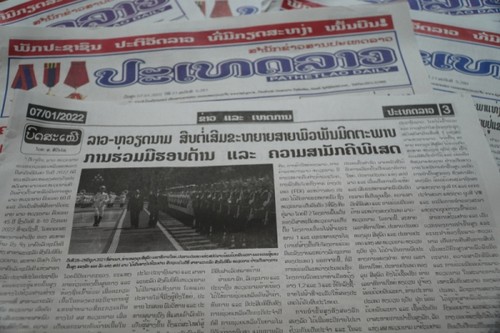 Báo chí Lào khẳng định quan hệ Lào - Việt Nam ngày càng phát triển - ảnh 1