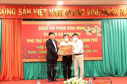Phó Thủ tướng Thường trực Phạm Bình Minh thăm, tặng quà tại tỉnh Bà Rịa-Vũng Tàu - ảnh 1
