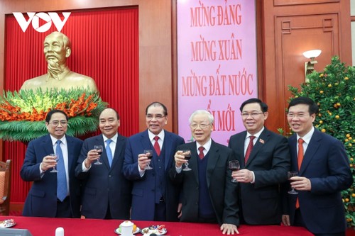 Tổng Bí thư Nguyễn Phú Trọng chúc tết lãnh đạo, nguyên lãnh đạo Đảng, Nhà nước - ảnh 4