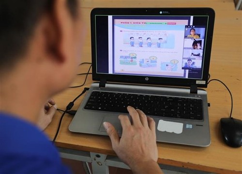 400 máy tính có kết nối internet được cung cấp cho trường học vùng sâu, vùng xa - ảnh 1