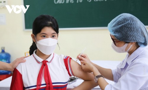 Việt Nam tiếp tục trao đổi với các tổ chức quốc tế và đối tác nhằm bảo đảm đủ nguồn cung vaccine cho trẻ em - ảnh 1
