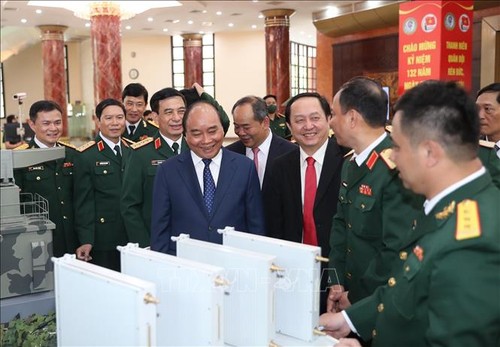 Chủ tịch nước trao Giải thưởng Hồ Chí Minh về khoa học và công nghệ lĩnh vực quân sự, quốc phòng - ảnh 2