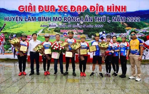 Sôi động Giải đua xe đạp địa hình huyện Lâm Bình mở rộng lần thứ I - ảnh 4