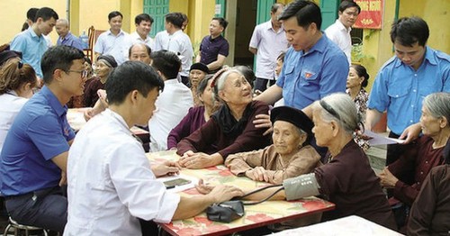 Chủ tịch nước thăm, tặng quà đại diện người cao tuổi tại tỉnh Hải Dương - ảnh 1