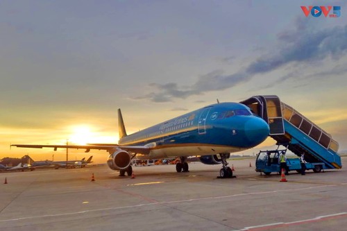 Vietnam Airlines bắt đầu khai thác trở lại đường bay tới Indonesia - ảnh 1