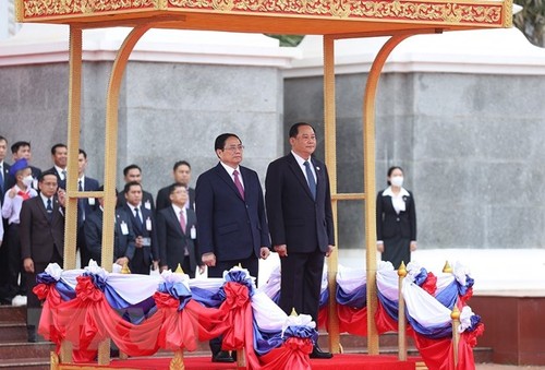 Chuyến thăm của Thủ tướng Phạm Minh Chính có ý nghĩa quan trọng đối với quan hệ hợp tác Lào - Việt Nam - ảnh 1