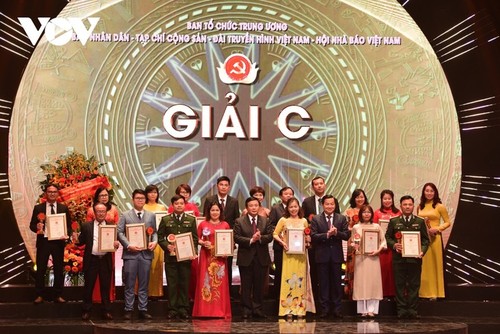 Tiếp tục khẳng định thương hiệu và uy tín của các nhà báo  Đài Tiếng nói Việt Nam tại giải Búa liềm vàng lần thứ VII - ảnh 2