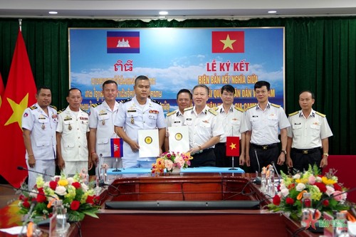 Học viện Hải quân hai nước Việt Nam - Campuchia ký Biên bản kết nghĩa - ảnh 1