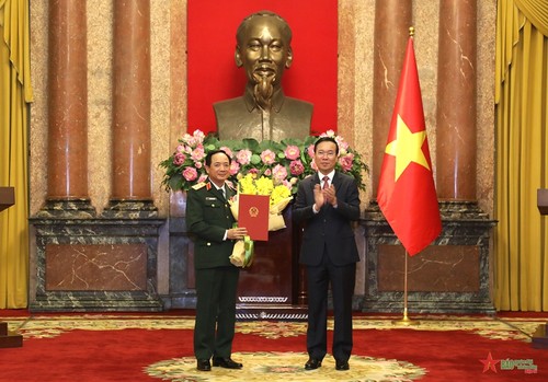 Chủ tịch nước Võ Văn Thưởng trao Quyết định thăng quân hàm Thượng tướng - ảnh 1