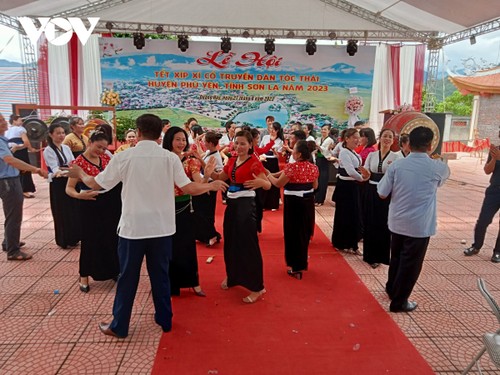 Tưng bừng Lễ hội Tết Xíp xí cổ truyền ở huyện Phù Yên, tỉnh Sơn La - ảnh 1