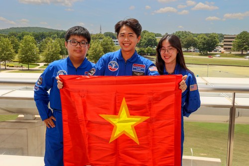 Trải nghiệm khám phá vũ trụ của học sinh Việt tại Mỹ - ảnh 5