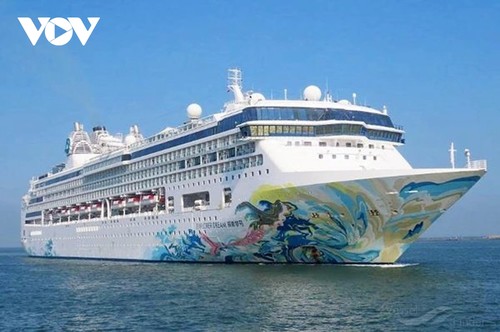 Tàu biển quốc tế hạng sang Resorts World One đưa 1800 khách đến Đà Nẵng - ảnh 1