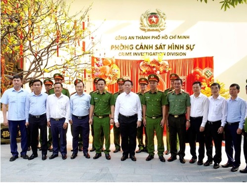 Trưởng ban Tuyên giáo Trung ương Nguyễn Trọng Nghĩa thăm, chúc Tết lực lượng Cảnh sát hình sự Thành phố Hồ Chí Minh - ảnh 1