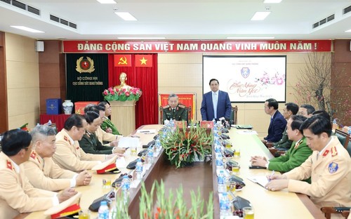 Thủ tướng Phạm Minh Chính chúc Tết lực lượng Cảnh sát giao thông - ảnh 1
