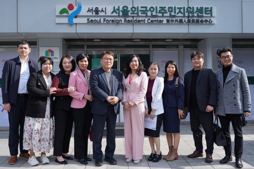 Thứ trưởng Bộ Ngoại giao Lê Thị Thu Hằng làm việc với Cơ quan người Hàn Quốc ở nước ngoài - ảnh 3