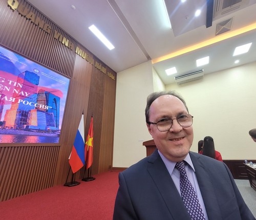 Đại sứ Nga Stepanovich Bezdetko: Chúng tôi muốn đem lại một xung lực mới cho mối quan hệ với Việt Nam - ảnh 1