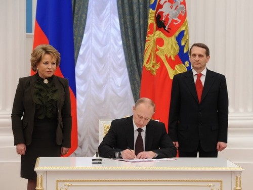 Президент РФ подписал закон о вхождении Крыма и Севастополя в состав России - ảnh 1
