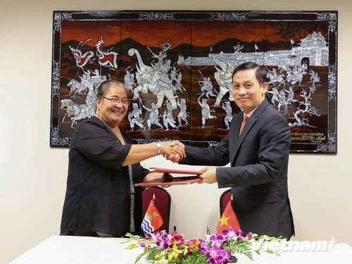 Вьетнам и Республика Кирибати официально установили дипотношения - ảnh 1