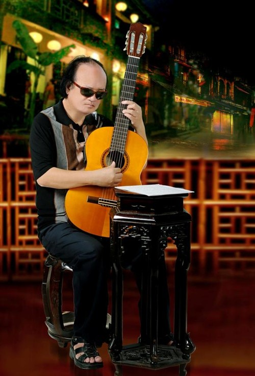 Гитарист Ван Выонг: Ханой всегда занимает особое место в моем сердце - ảnh 1