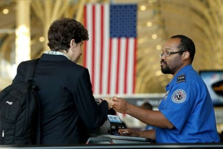 США ужесточат условия безвизового въезда из-за террористической угрозы  - ảnh 1