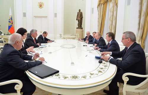 Путин обсудил с зампредседателя Госсовета Кубы перспективы экономического сотрудничества - ảnh 1