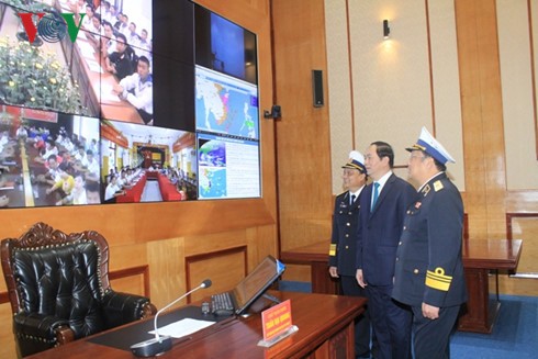 Чан Дай Куанг посетил и поздравил военнослужащих и жителей Хайфона с Новым годом - ảnh 1