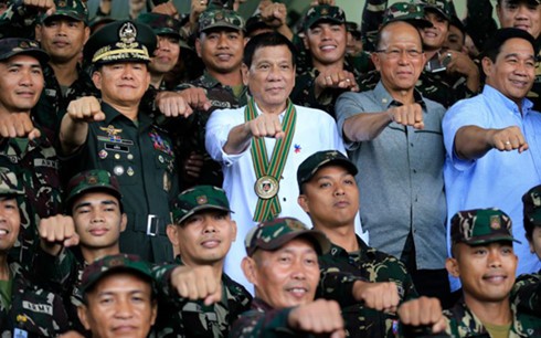 Президент Филиппин отказался вести переговоры с повстанцами  - ảnh 1