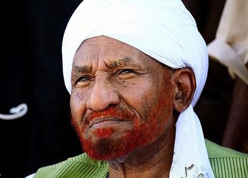 Экс-премьера Судана Садыка эль-Махди обвиняют в попытке свержения власти - ảnh 1