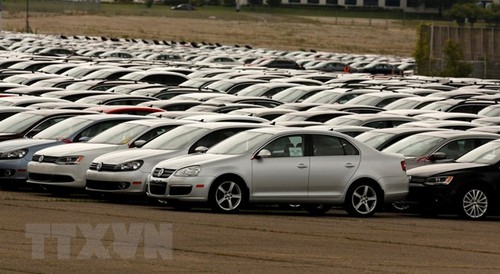 США пригрозили ввести 20-процентные пошлины на автомобили из стран ЕС  - ảnh 1