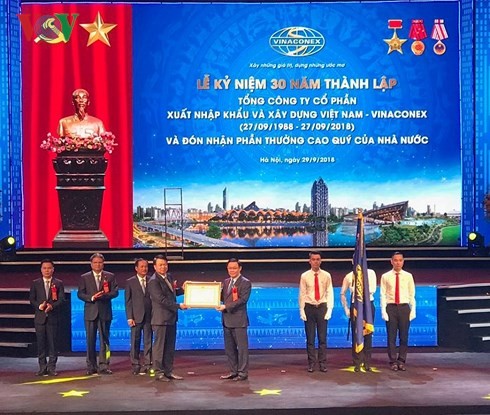 Выонг Динь Хюэ присутствовал на церемонии празднования 30-летия со дня создания генкомпании Vinaconex - ảnh 1