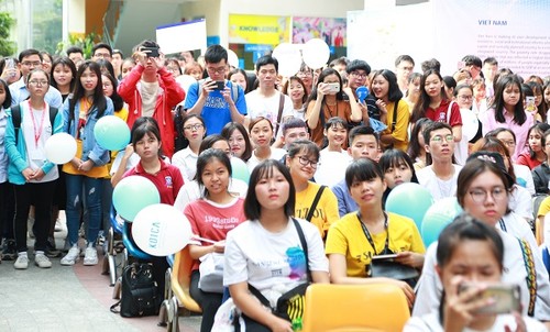 Студенты 14 вьетнамских вузов и колледжей приняли участие в Празднике корейской письменности  - ảnh 1