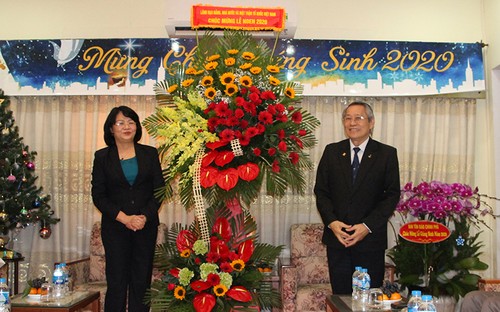 Вице-президент Данг Тхи Нгок Тхинь поздравила с наступающим Рождеством Протестантскую церковь Вьетнама (Южную) - ảnh 1