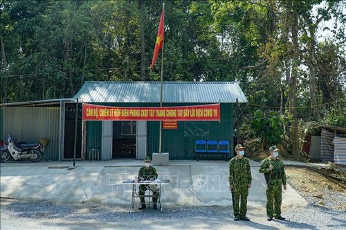 Вьетнамская армия усиливает контроль на границах с целью предотвращения нелегальной миграции - ảnh 1
