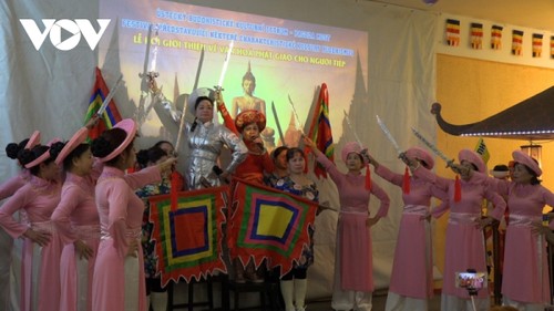 Festival Phật giáo - Quảng bá văn hóa truyền thống người Việt tại Séc - ảnh 3