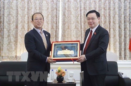 Председатель Национального собрания Вьетнама: Будет создан центр вьетнамской культуры в Республике Корея - ảnh 1