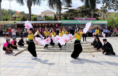 Танец «Сое» народности Тхай был признан объектом нематериального культурного наследия человечества - ảnh 1
