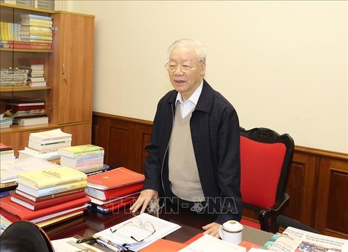 Генсек ЦК КПВ Нгуен Фу Чонг председательствовал на встрече ключевых руководителей страны - ảnh 1