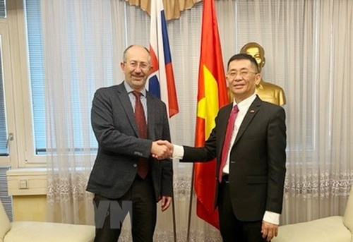 Вьетнам и Словакия ищут возможности стимулирования инвестиционного сотрудничества - ảnh 1